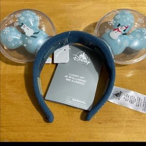 3D Balloon Ears Mickey Mouse Holiday
Snowman Balloon Light-Up Ears for Adults.